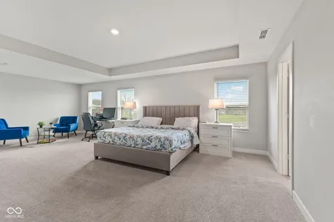 9719 Cimmaron Avenue Mccordsville IN 46055