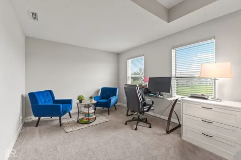 9719 Cimmaron Avenue Mccordsville IN 46055