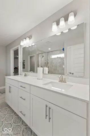 9719 Cimmaron Avenue Mccordsville IN 46055