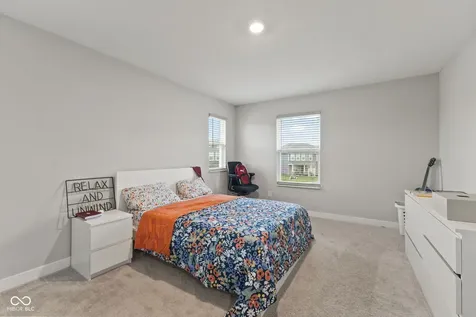9719 Cimmaron Avenue Mccordsville IN 46055