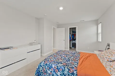 9719 Cimmaron Avenue Mccordsville IN 46055