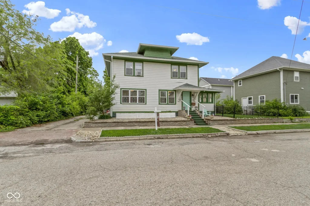236 W 33rd Street Indianapolis IN 46208