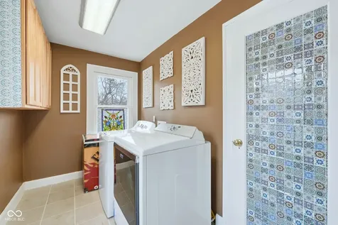 236 W 33rd Street Indianapolis IN 46208