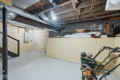 236 W 33rd Street Indianapolis IN 46208