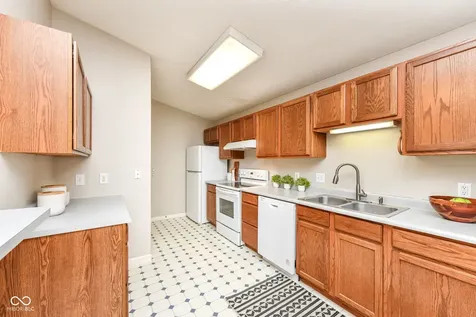 211 Faulkner Court Carmel IN 46032