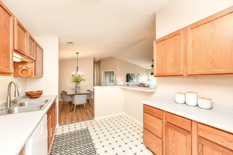 211 Faulkner Court Carmel IN 46032