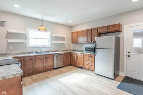 252 S Main Street Cloverdale IN 46120