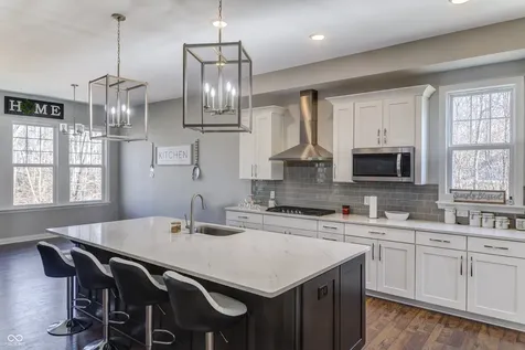 5146 Oak Ridge Trail Columbus IN 47201