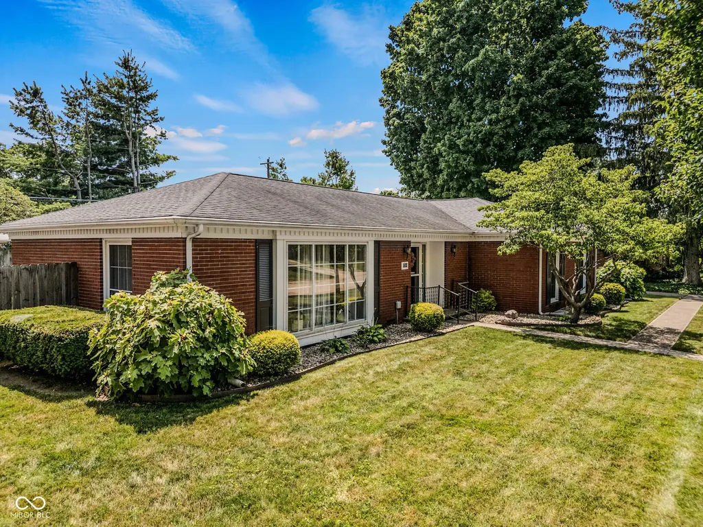 1511 Crescent Drive Columbus IN 47203