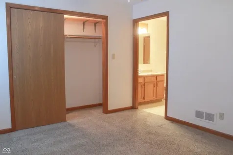 6376 Village Oak Court Indianapolis IN 46236
