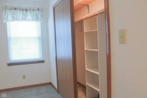 6376 Village Oak Court Indianapolis IN 46236