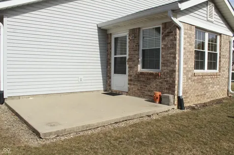 6376 Village Oak Court Indianapolis IN 46236