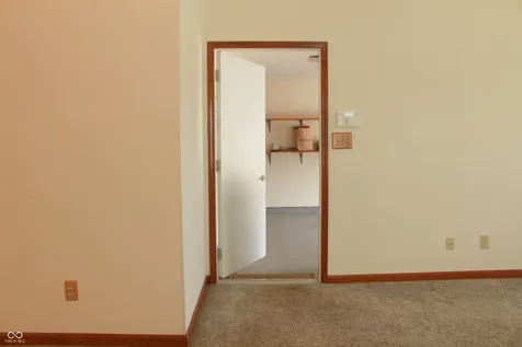 6376 Village Oak Court Indianapolis IN 46236
