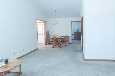 6376 Village Oak Court Indianapolis IN 46236