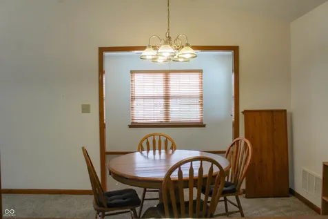 6376 Village Oak Court Indianapolis IN 46236