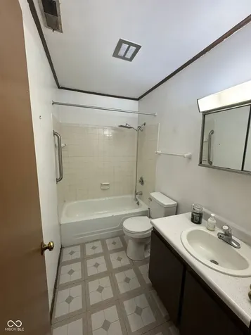 10053 E Dedham Drive Indianapolis IN 46229