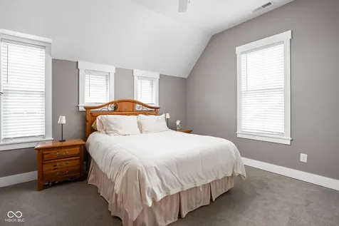 5713 Upper Garden Way Zionsville IN 46077