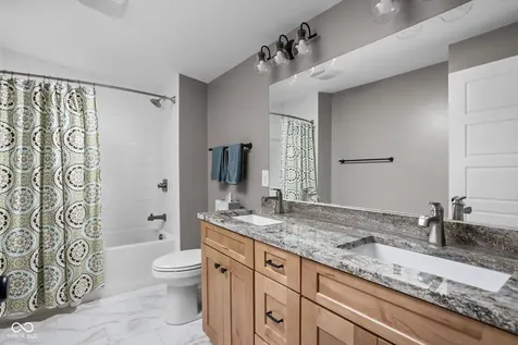 5713 Upper Garden Way Zionsville IN 46077