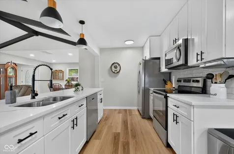 1492 Woodscliff Drive Anderson IN 46012