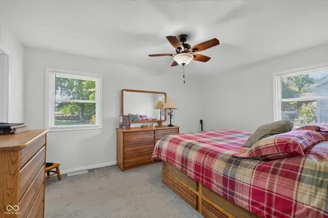 1492 Woodscliff Drive Anderson IN 46012