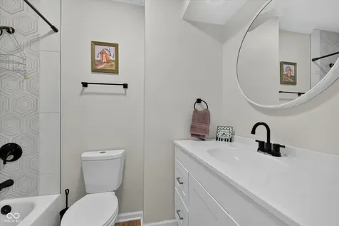 1492 Woodscliff Drive Anderson IN 46012
