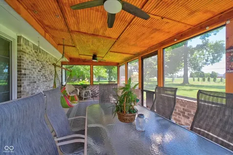 1492 Woodscliff Drive Anderson IN 46012