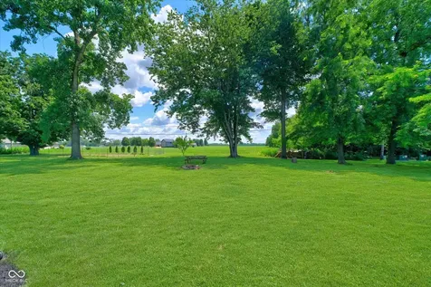 1492 Woodscliff Drive Anderson IN 46012