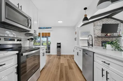 1492 Woodscliff Drive Anderson IN 46012