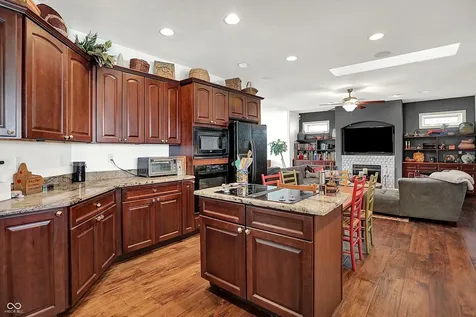7241 Rooses Drive Indianapolis IN 46217
