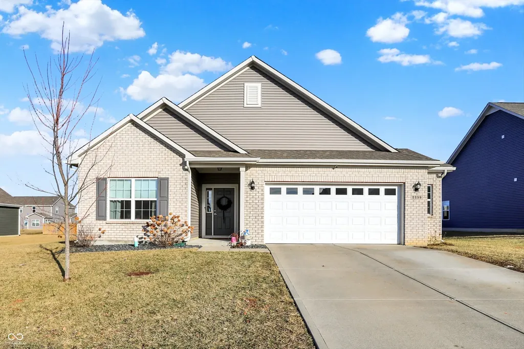 2259 Summer Shore Drive Greenwood IN 46143