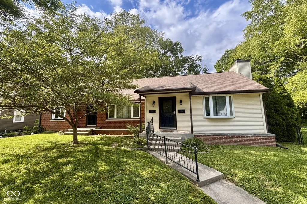 1542 E Edwards Avenue Indianapolis IN 46227