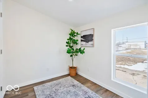 512 N 13th Street Elwood IN 46036