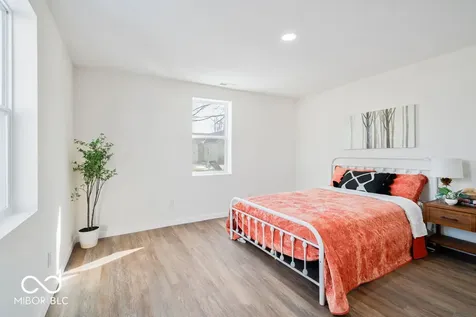 512 N 13th Street Elwood IN 46036