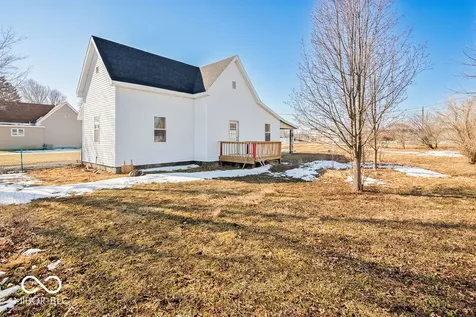 512 N 13th Street Elwood IN 46036
