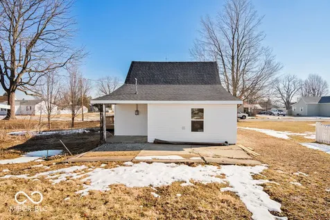 512 N 13th Street Elwood IN 46036