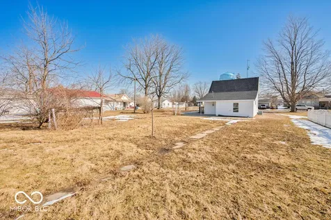 512 N 13th Street Elwood IN 46036