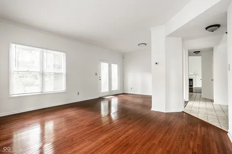 7570 Pinesprings West Drive Indianapolis IN 46256