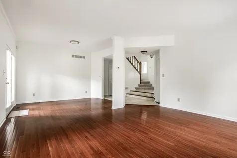 7570 Pinesprings West Drive Indianapolis IN 46256