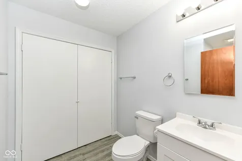 382 Pinedale Drive Avon IN 46123