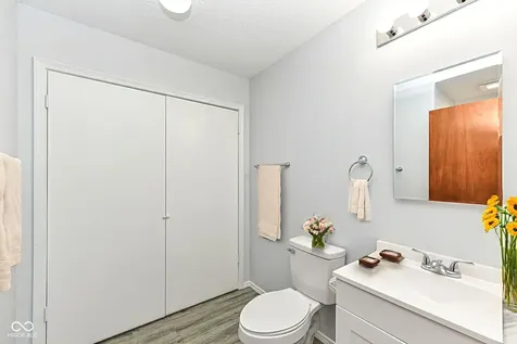 382 Pinedale Drive Avon IN 46123