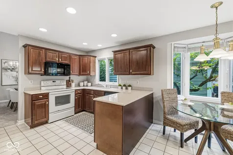 7869 Clearwater Parkway Indianapolis IN 46240