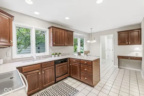7869 Clearwater Parkway Indianapolis IN 46240