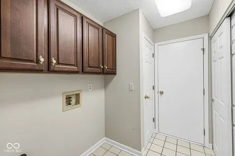 7869 Clearwater Parkway Indianapolis IN 46240