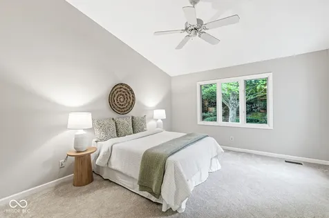 7869 Clearwater Parkway Indianapolis IN 46240