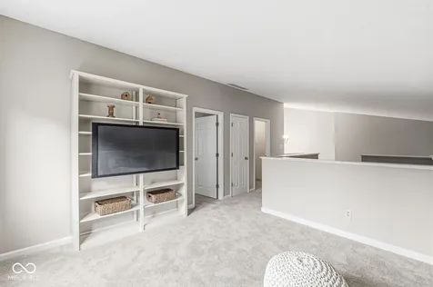 7869 Clearwater Parkway Indianapolis IN 46240