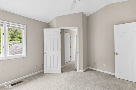 7869 Clearwater Parkway Indianapolis IN 46240