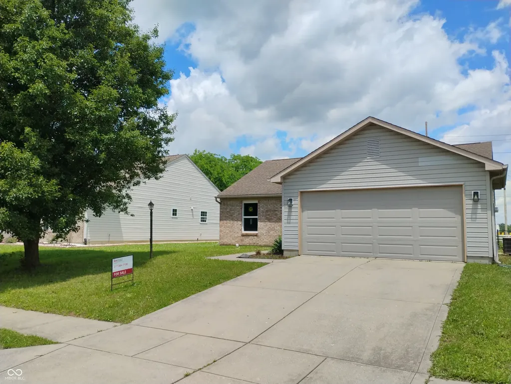 9714 Treyburn Lakes Drive Indianapolis IN 46239