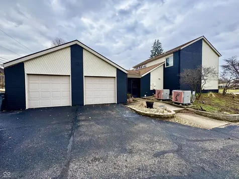 560 Sir Lancelot Drive Seymour IN 47274