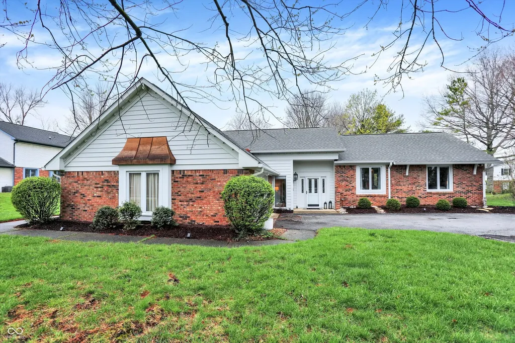 825 Mulberry Street Zionsville IN 46077
