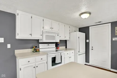 825 Mulberry Street Zionsville IN 46077